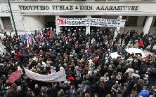Grecia: los hospitales, clÃ­nicamente ‘muertos’